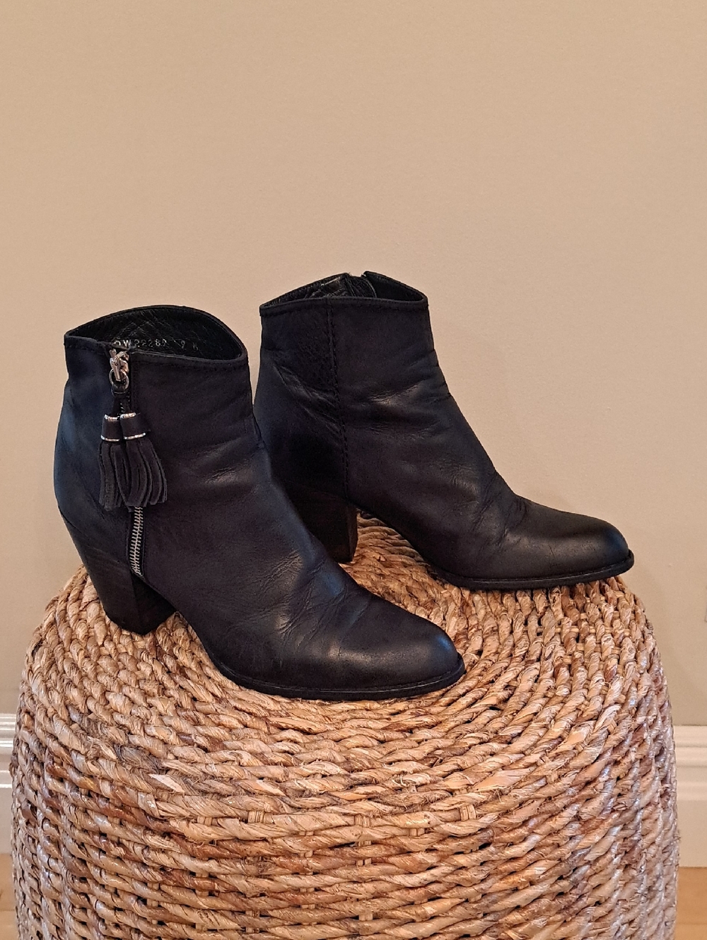 Stuart Weitzman Womens Prancing Black Leather Ankle Booties Fringe Zip 3.25" S-9
